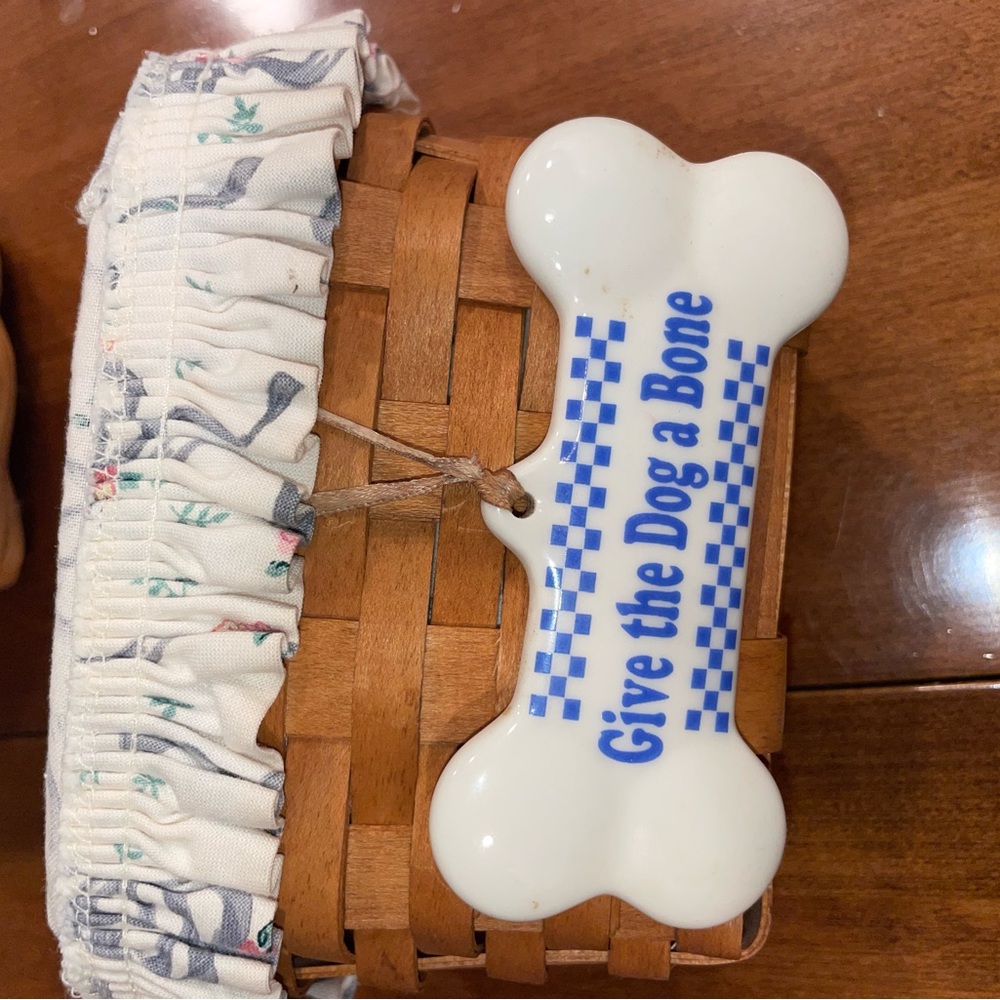 Longaberger give the Dog a Bone Basket with cloth Liner